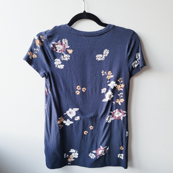 🚫 SOLD: Navy Floral Tee - Picture 3 of 4
